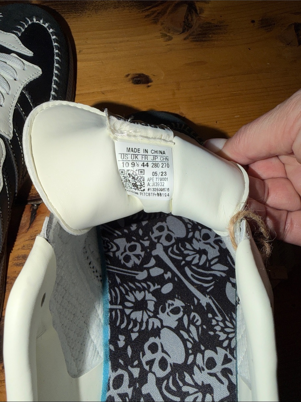 Adidas Samba OG "Día de Muertos" (Core Black) Womens 10US - Picture 4 of 8